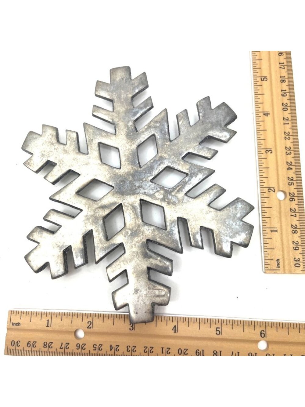 Metal Snowflake Trivet Rustic Silver Finish Decorative Tableware 7 Inches 3n - Picture 2 of 5